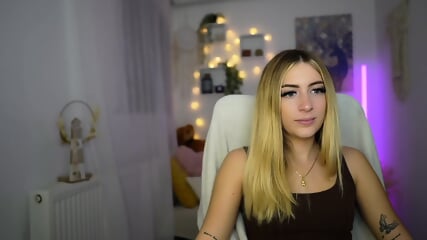 Slim booty and busty petite blonde solo show on web