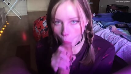 Young Teen Amateur Stepsister Blowjob Big Dick And Gets Cum On Face