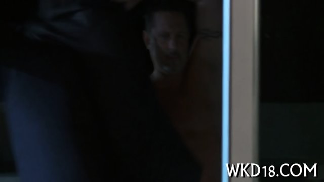 Beauty performs blowjob