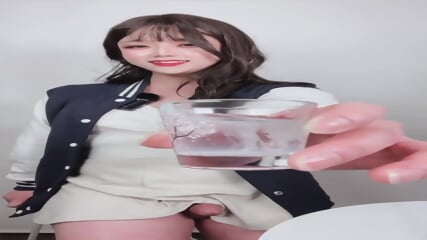 Les Trans Coréens Font Un Show De Sperme 5