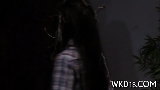 Two men fuck one girlie